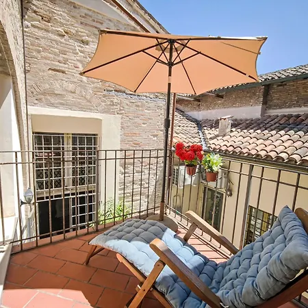 Διαμέρισμα Dimora Storica Del 1400 Con Balcone By Interhome