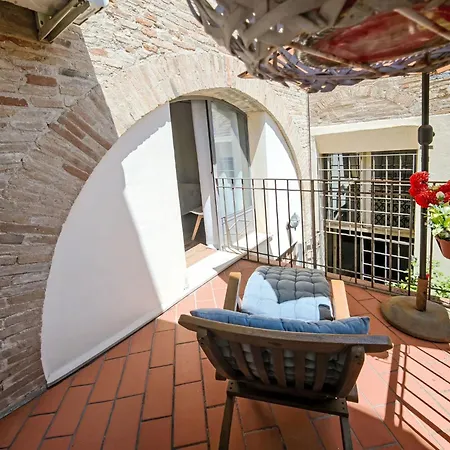 Dimora Storica Del 1400 Con Balcone By Interhome Διαμέρισμα