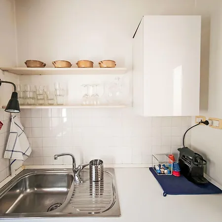 Dimora Storica Del 1400 Con Balcone By Interhome شقة