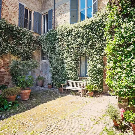 Dimora Storica Del 1400 Con Balcone By Interhome Διαμέρισμα *
